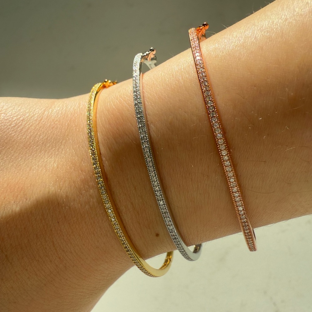 BRAND NEW!!! Elegant Gold, White or Rose Gold Skinny Bangles